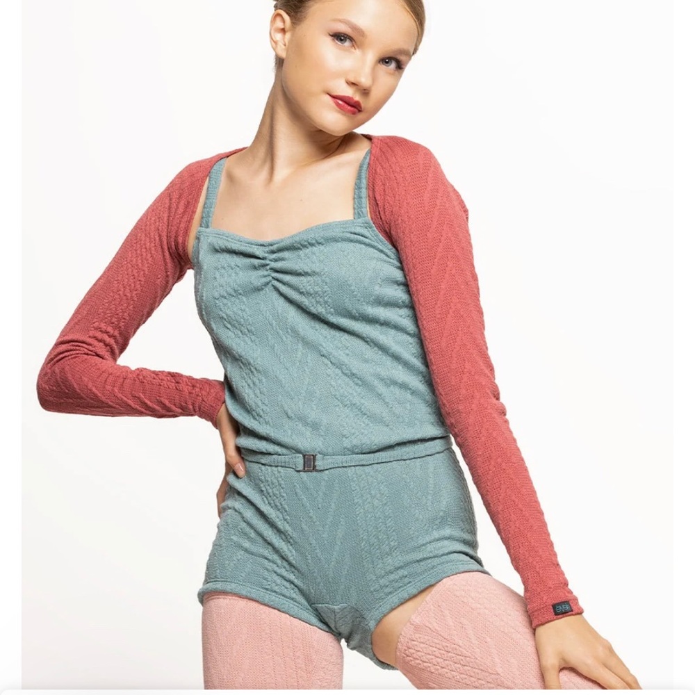 Eleve Deven Shortie Blue Knit